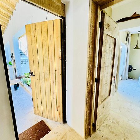 Suami S Room Casa Padura Кабарете Экстерьер фото